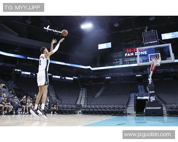 马刺主场迎战湖人，球迷期待双方巅峰对决