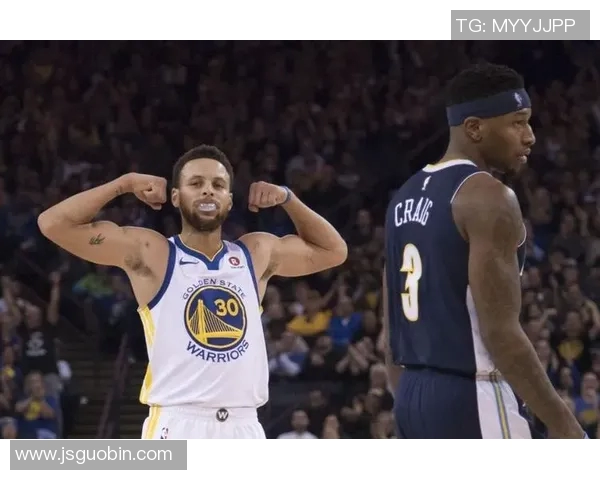 勇士对阵小牛比赛中库里意外受伤球队前景堪忧球迷心急如焚 勇士对阵小牛比赛中库里意外受伤球队前景堪忧球迷心急如焚